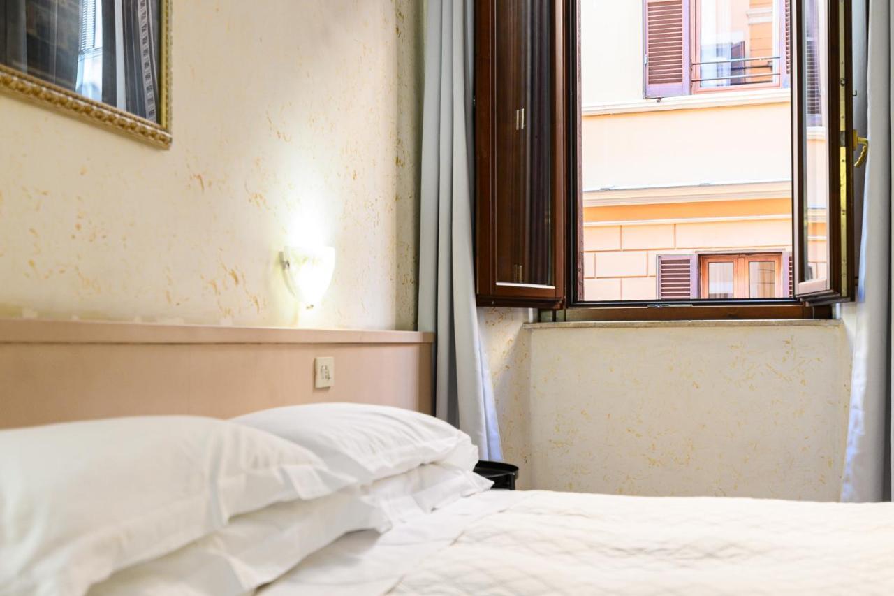 Hotel Julia Roma Esterno foto