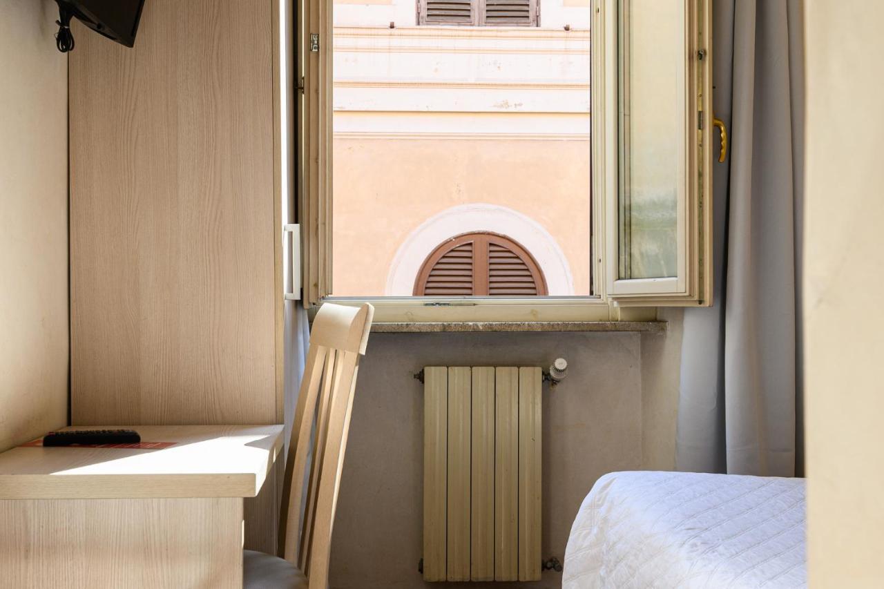 Hotel Julia Roma Esterno foto