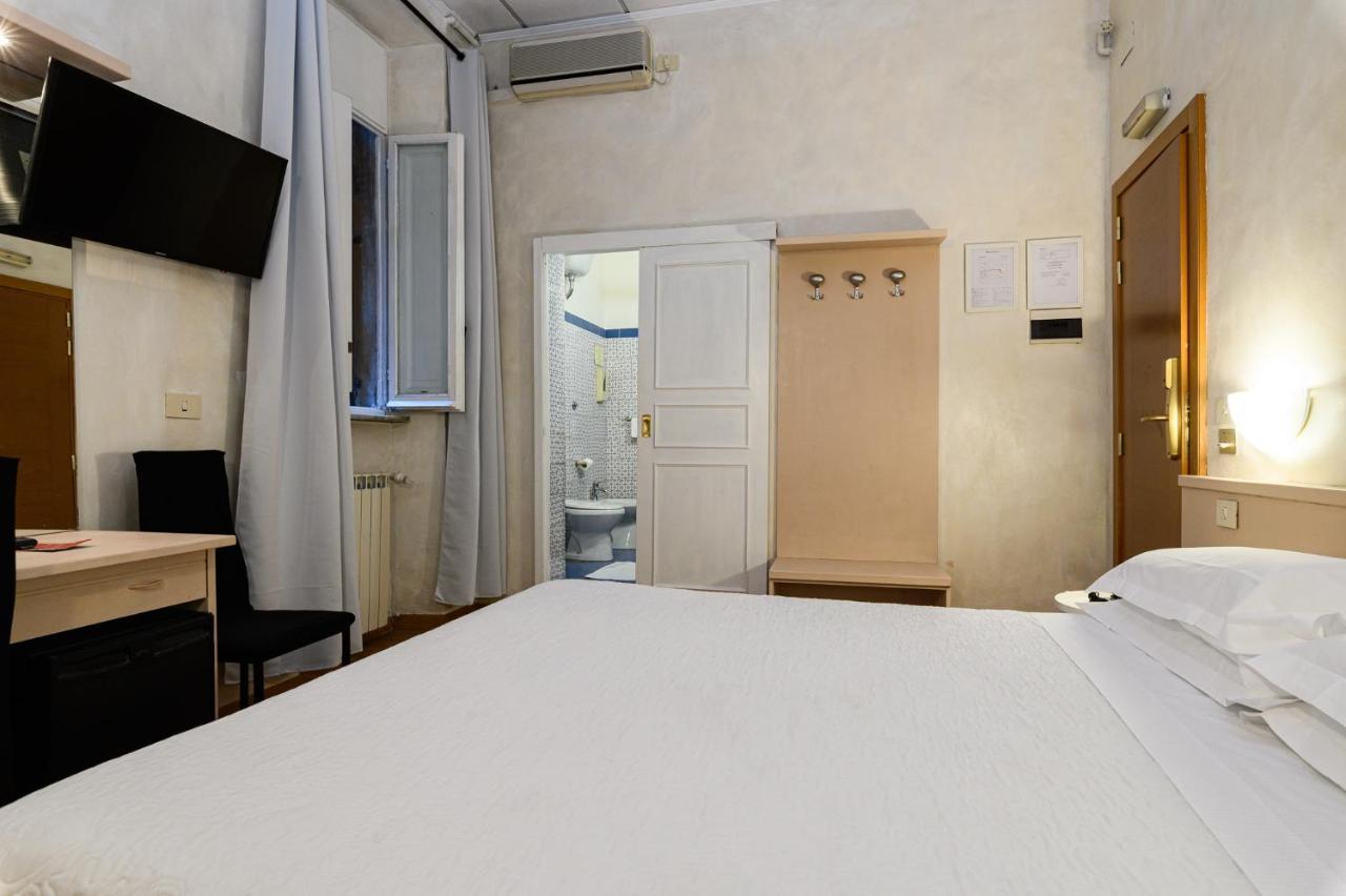 Hotel Julia Roma Esterno foto