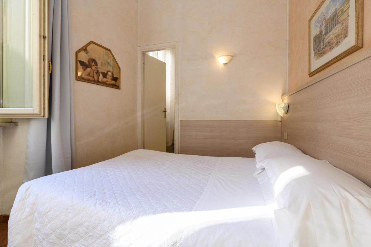 Hotel Julia Roma Esterno foto