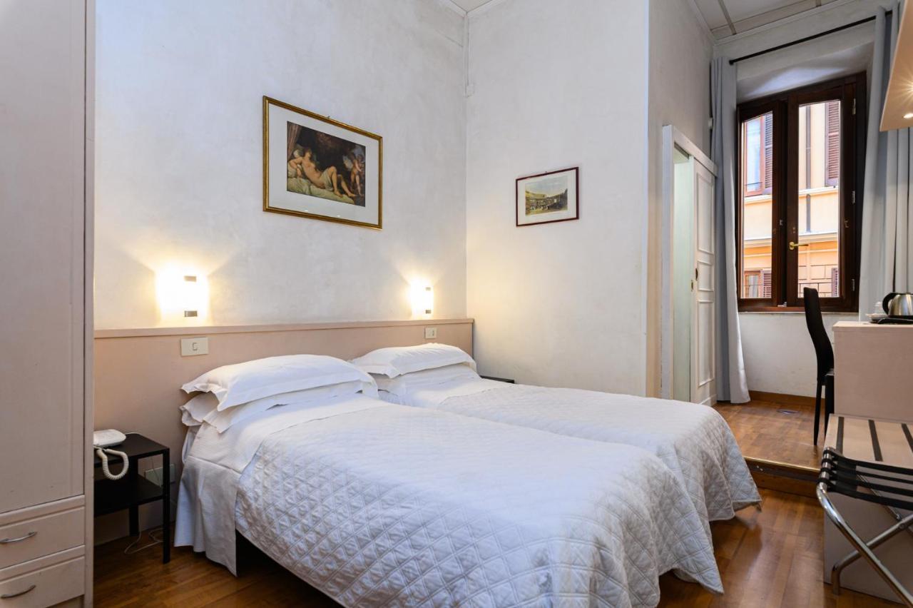 Hotel Julia Roma Esterno foto