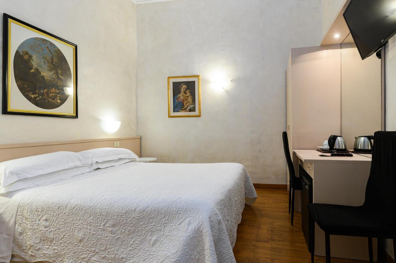Hotel Julia Roma Esterno foto