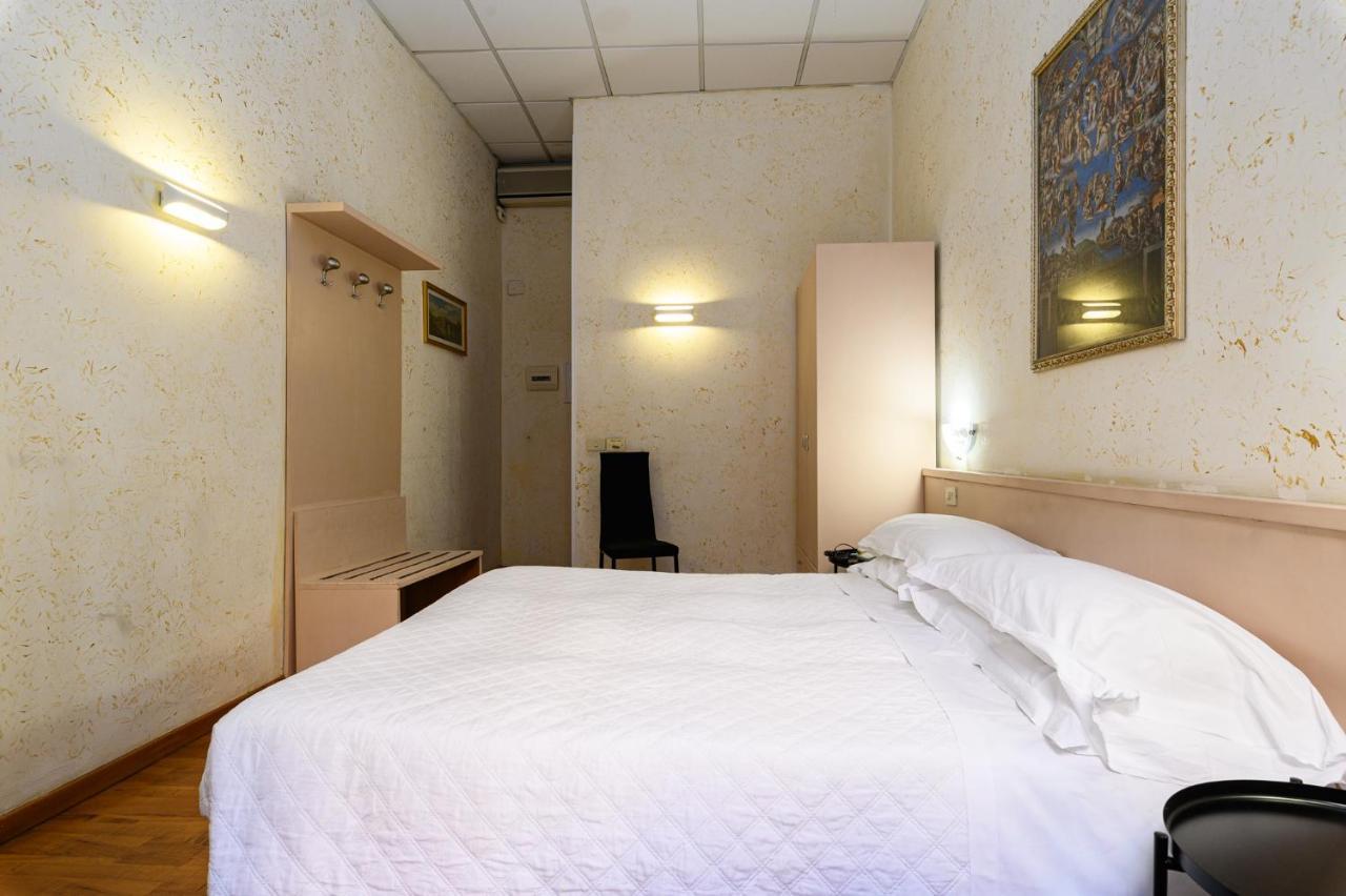 Hotel Julia Roma Esterno foto