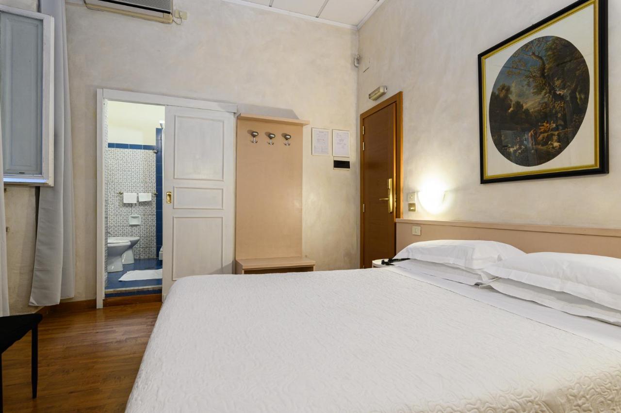 Hotel Julia Roma Esterno foto