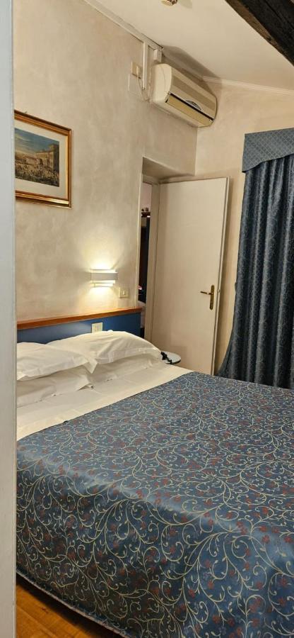 Hotel Julia Roma Esterno foto