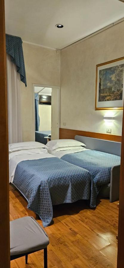 Hotel Julia Roma Esterno foto