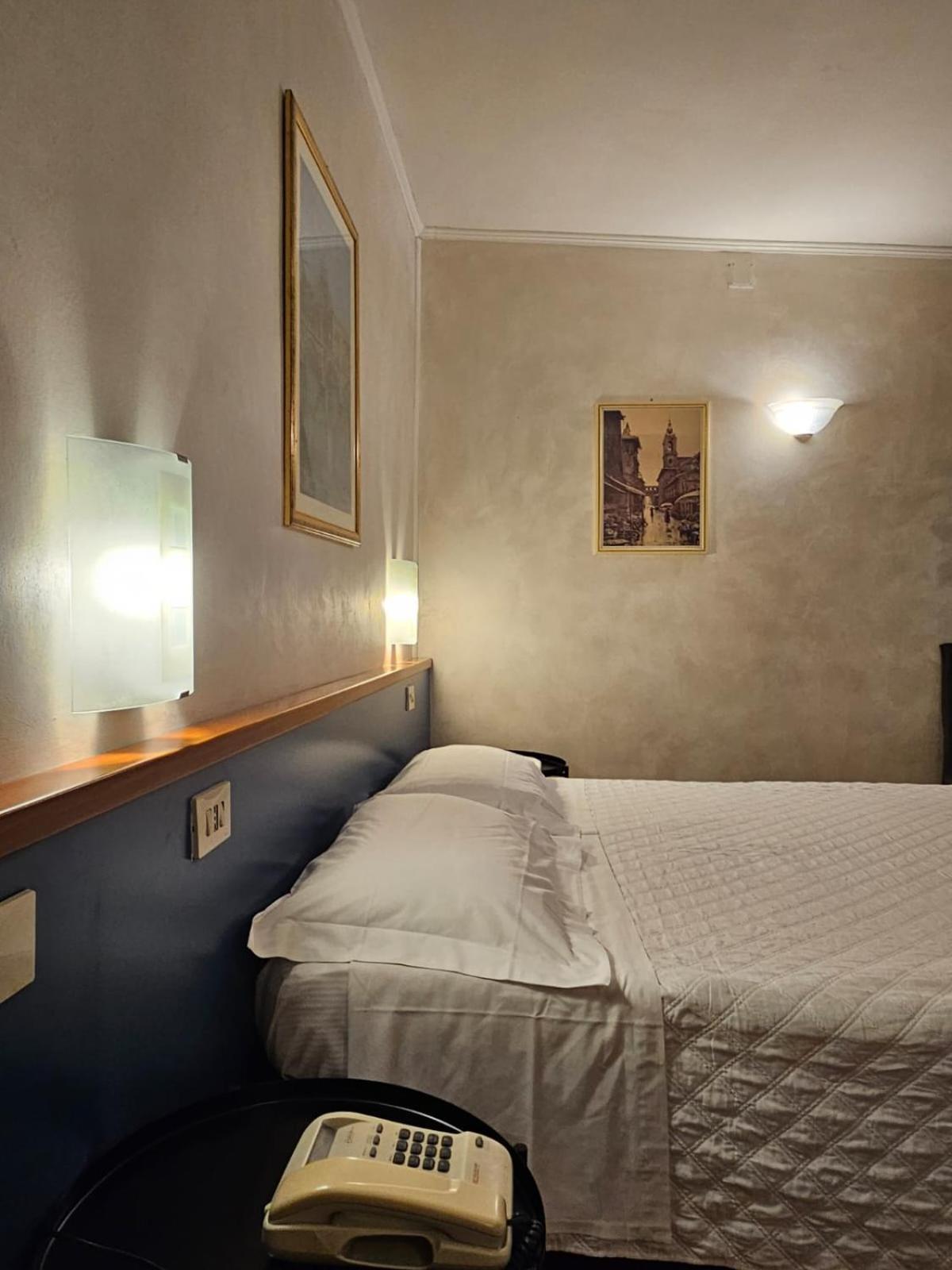 Hotel Julia Roma Esterno foto