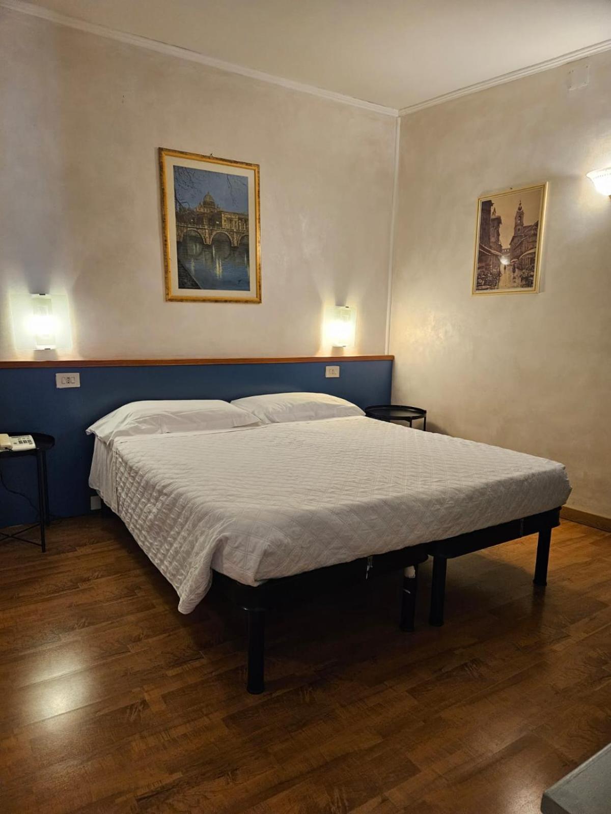 Hotel Julia Roma Esterno foto