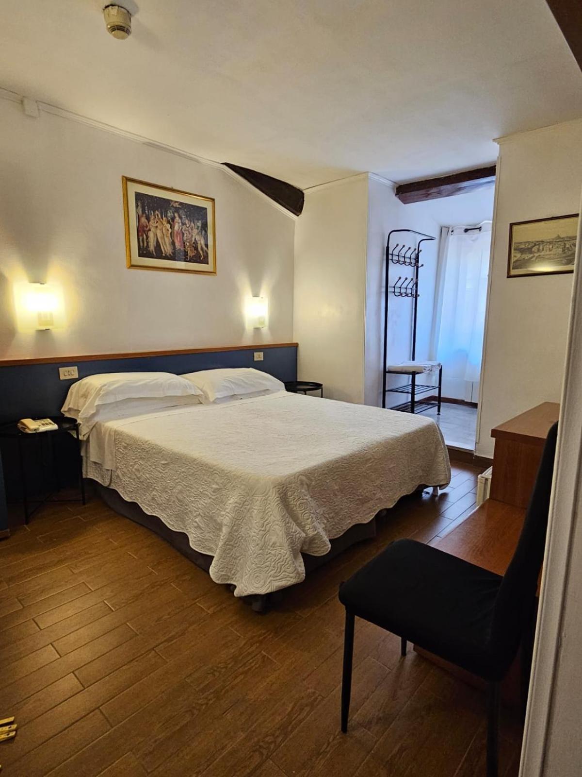 Hotel Julia Roma Esterno foto