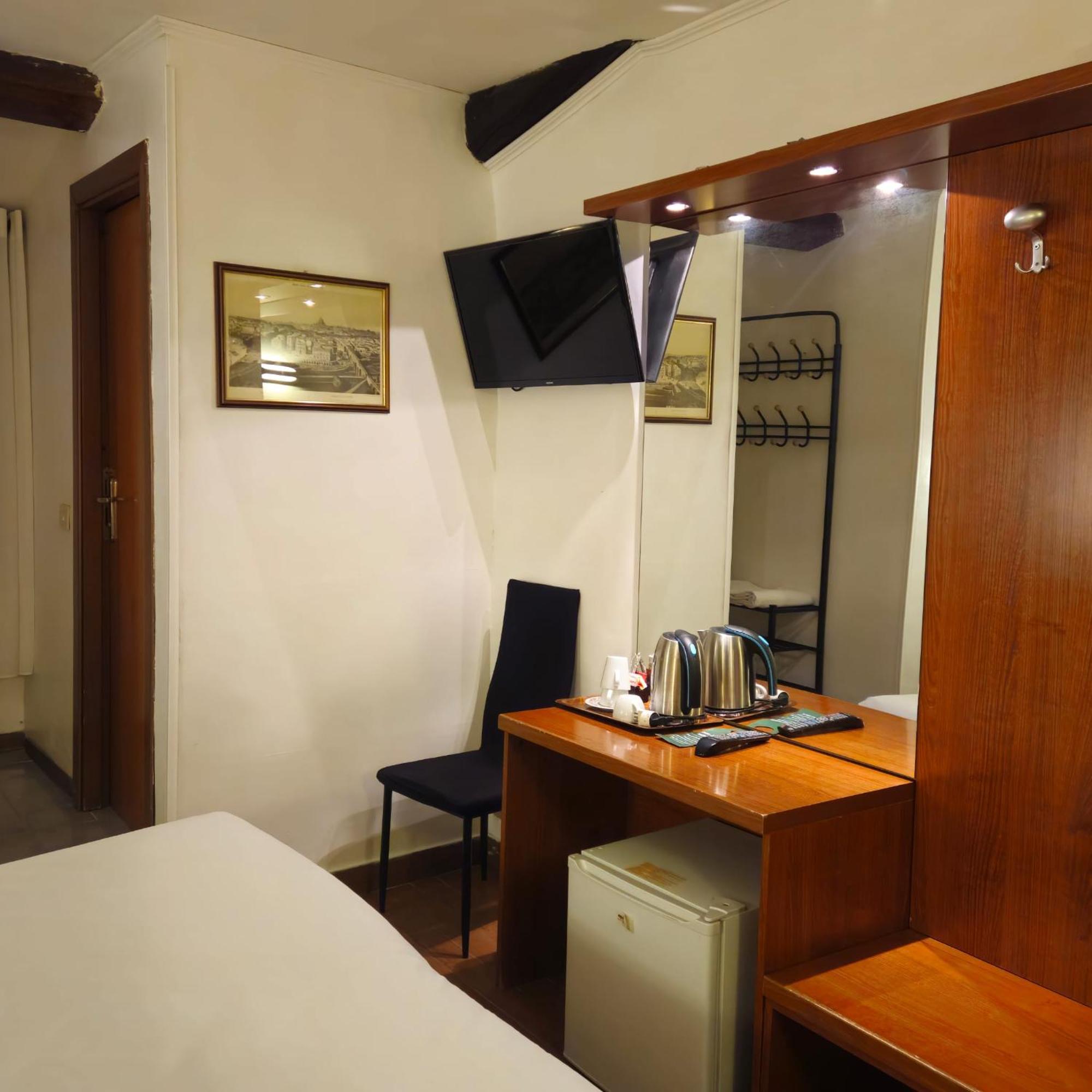 Hotel Julia Roma Esterno foto