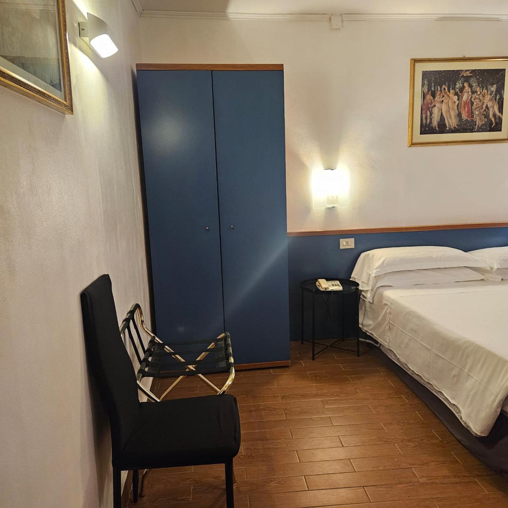 Hotel Julia Roma Esterno foto