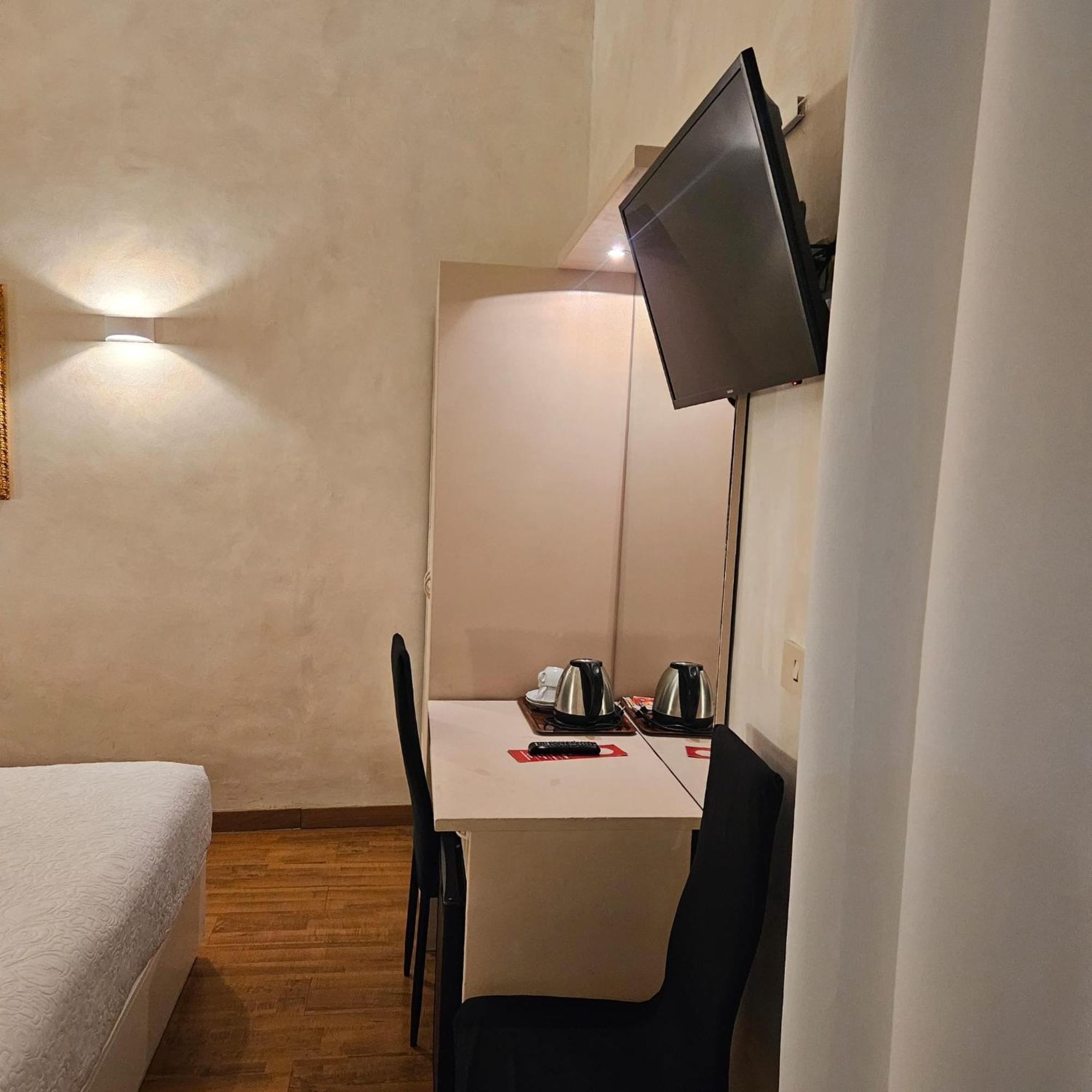 Hotel Julia Roma Esterno foto