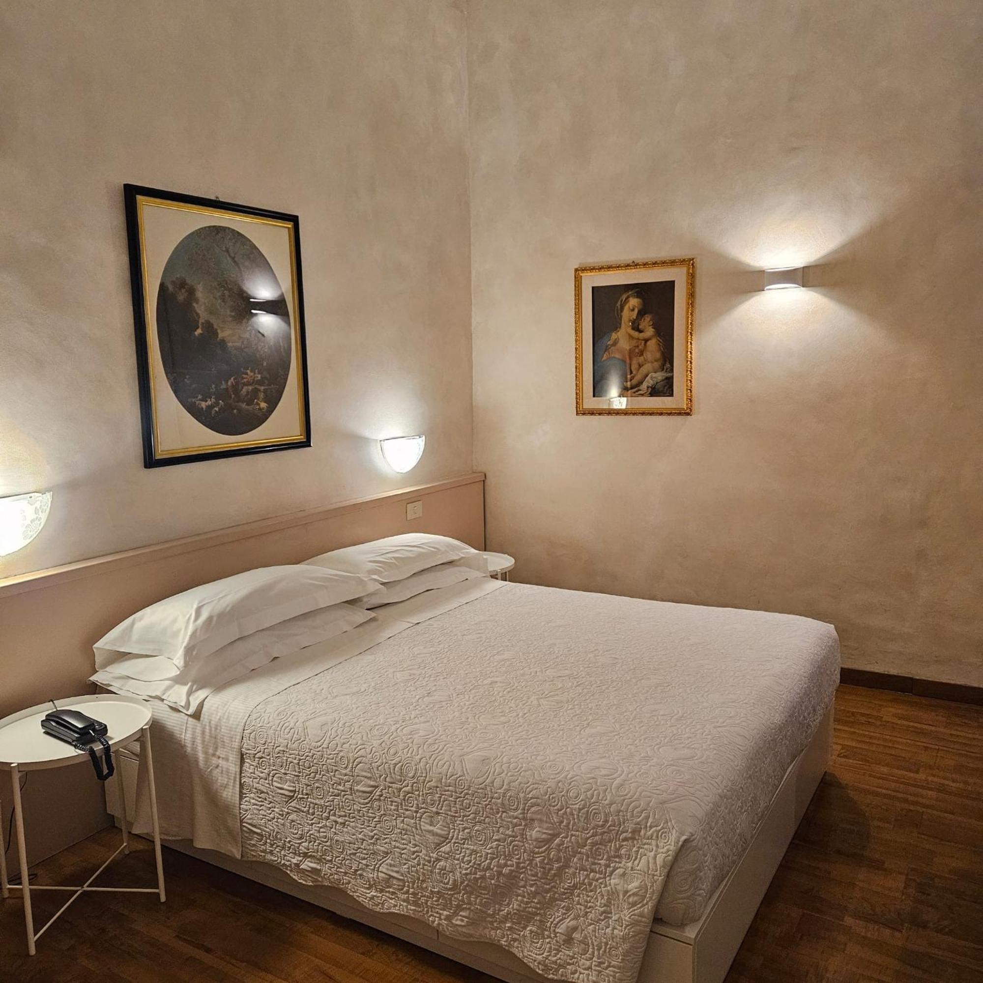 Hotel Julia Roma Esterno foto
