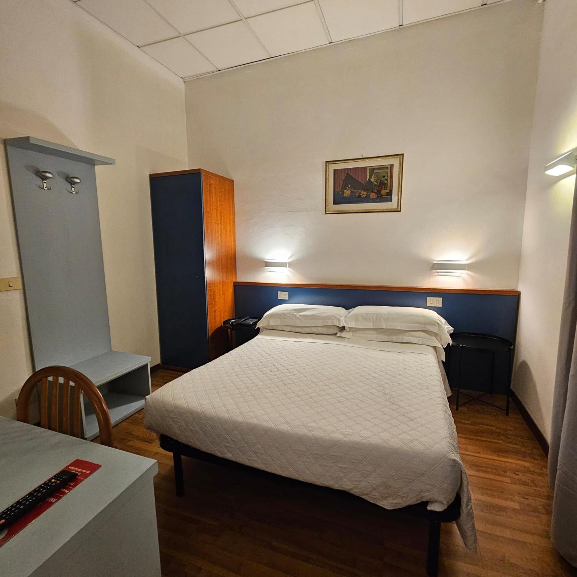 Hotel Julia Roma Esterno foto