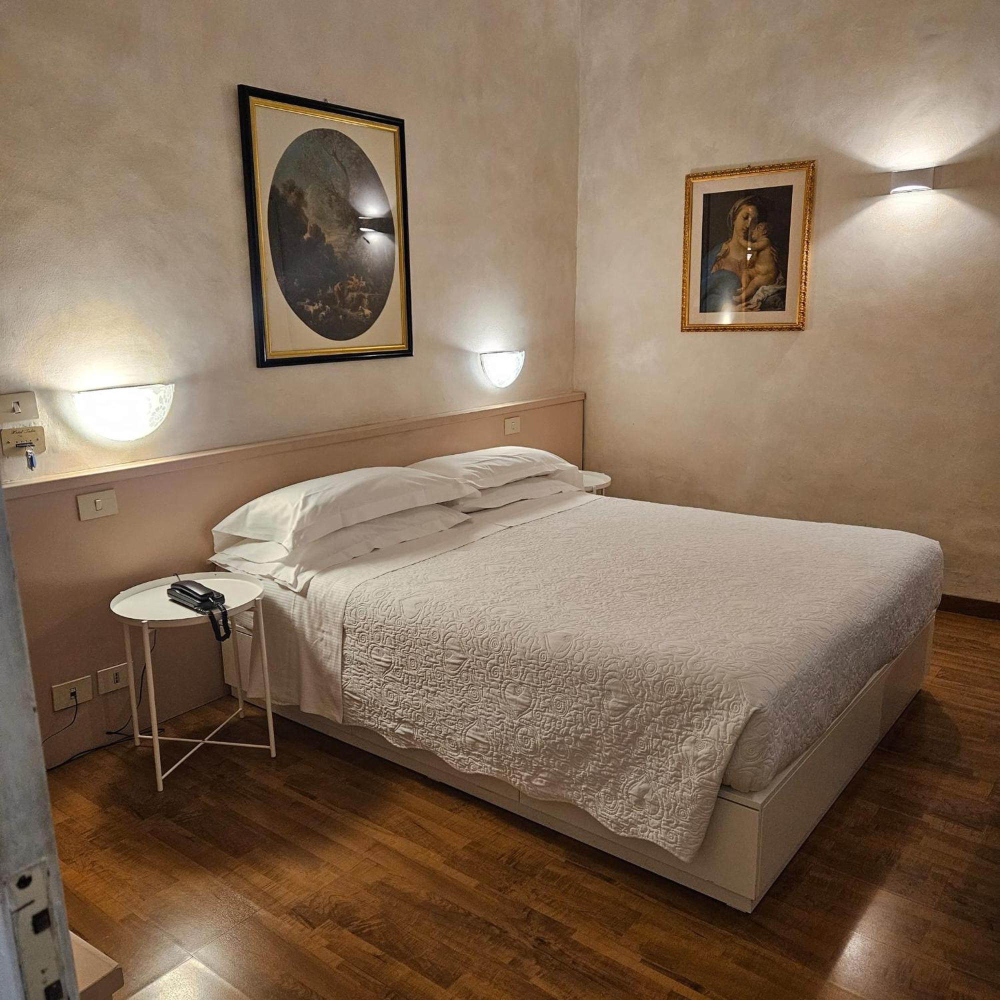 Hotel Julia Roma Esterno foto