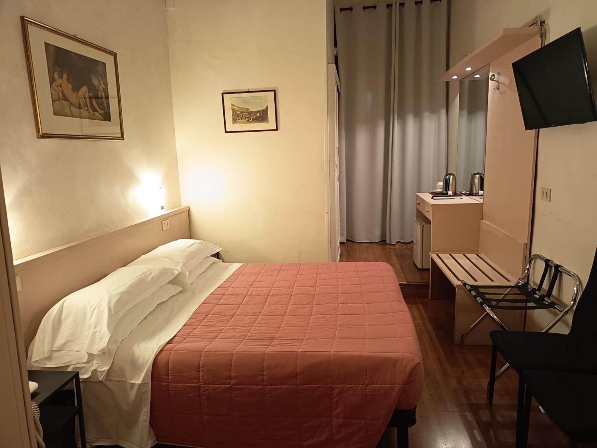 Hotel Julia Roma Esterno foto