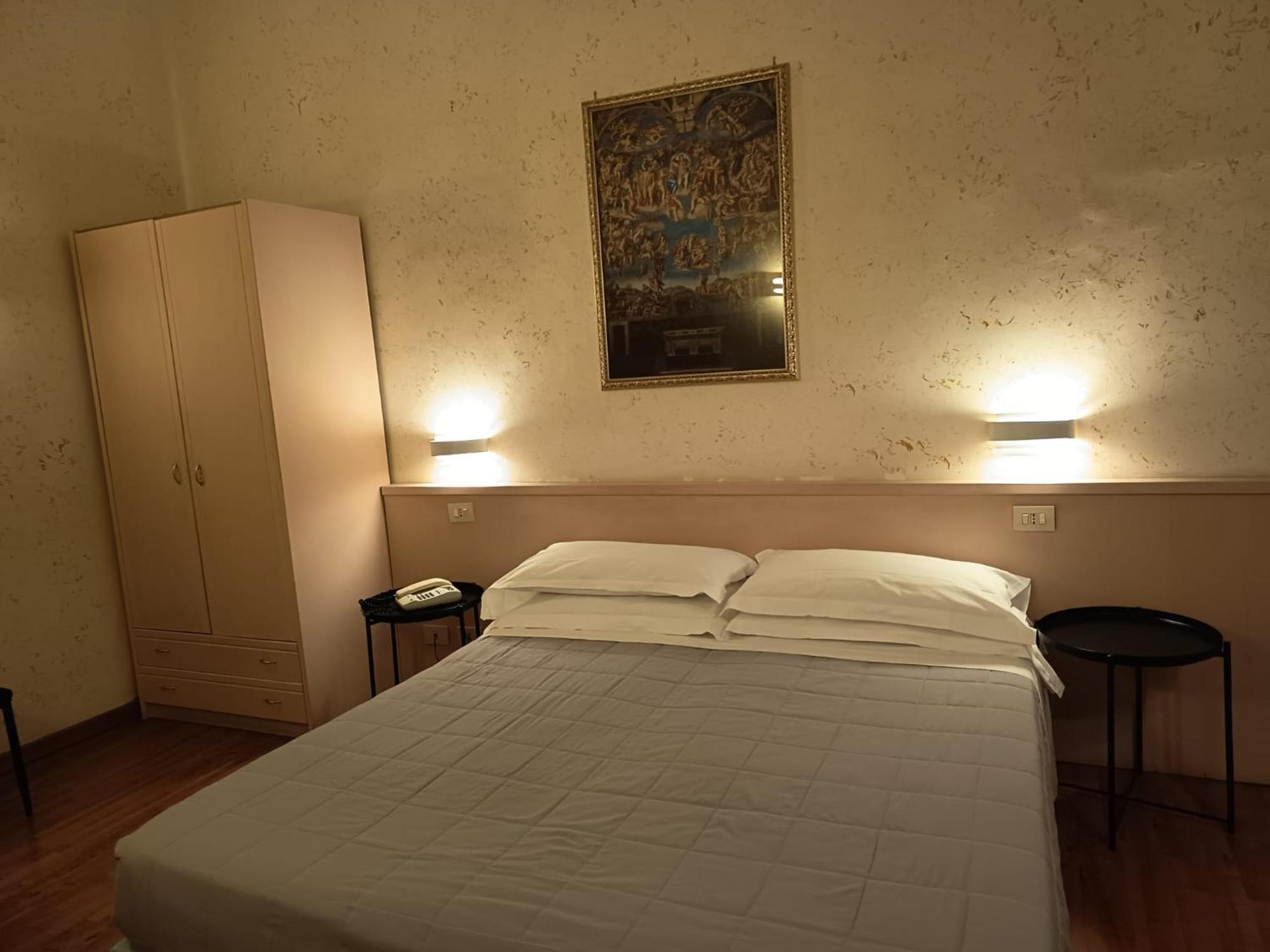 Hotel Julia Roma Esterno foto